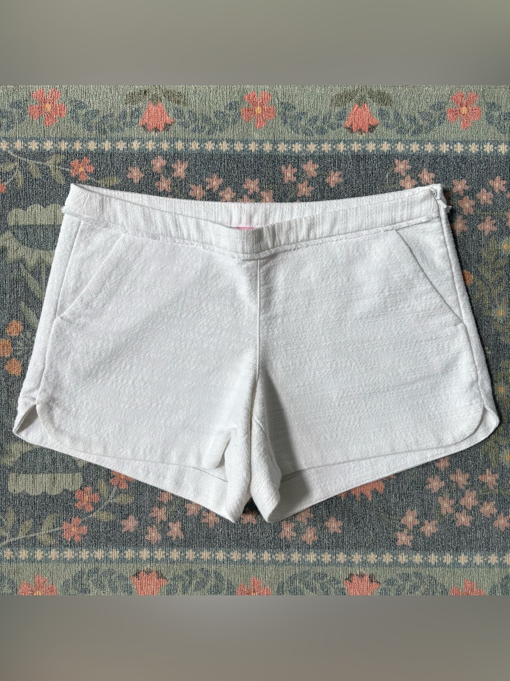 Lilly Pulitzer Women's White Textured Shorts Size 4